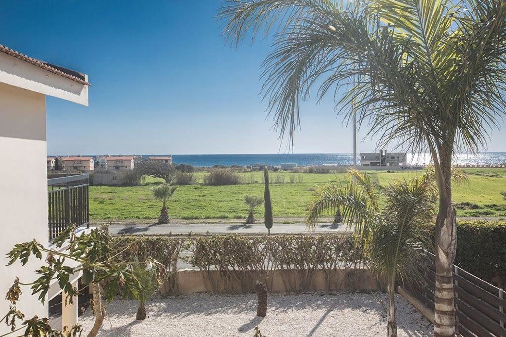 Villa Magusta - Modern 4 Bedroom Ayia Thekla Villa with Pool - Close to the Beach — фото 1