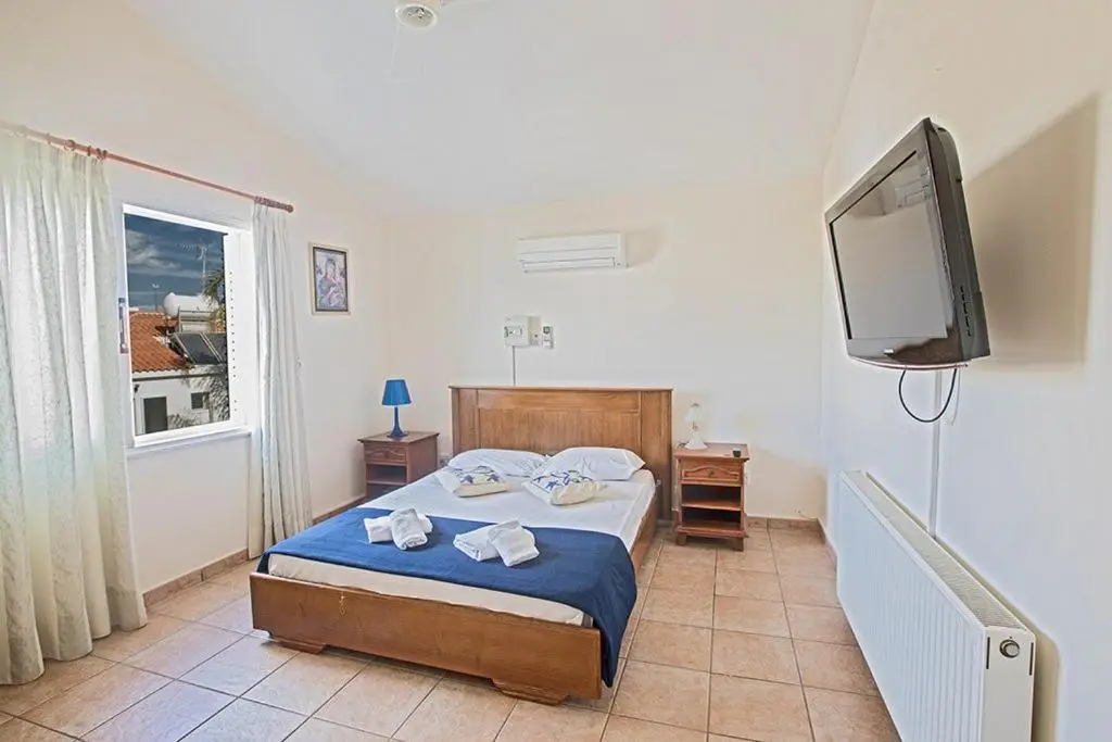 Айя-Напа: Villa Magusta - Modern 4 Bedroom Ayia Thekla Villa with Pool - Close to the Beach