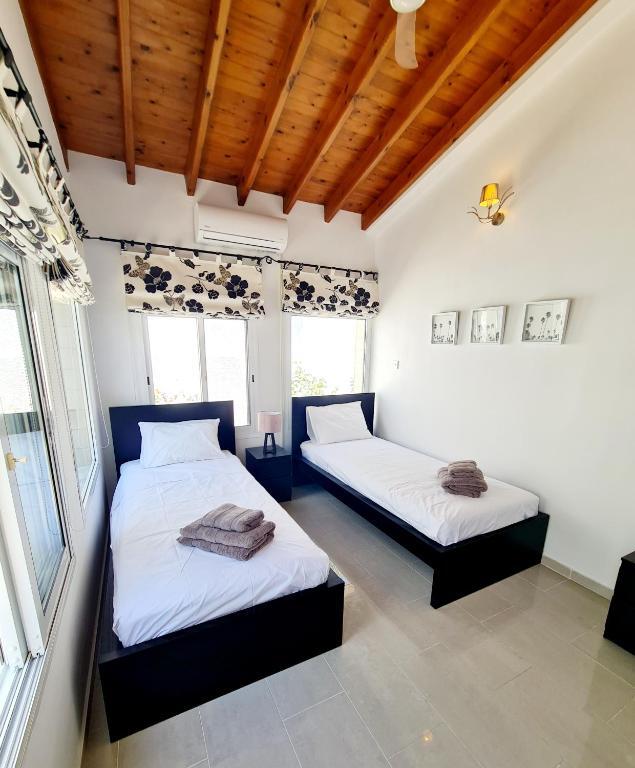 Тала: Villa Elysium, 3 bedrooms, pool, sea view & wifi