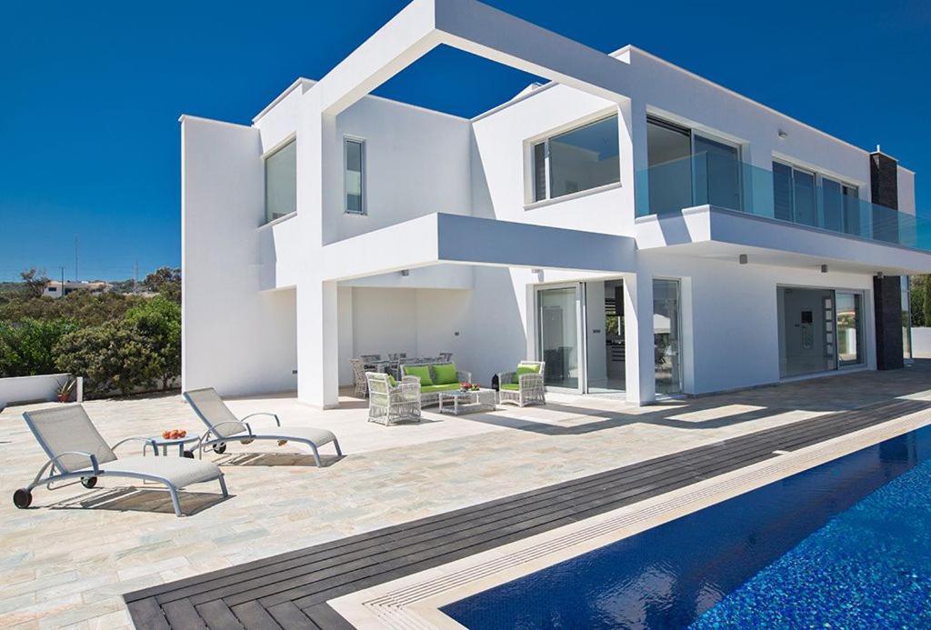 Villa Saranta Gold - Exquisite 3 Bedroom Protaras Villa with Private Pool and Panoramic Views — фото 1