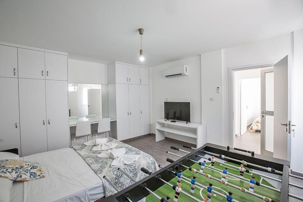 Протарас: Villa Ochosto Eos - Luxury 5 Bedroom Protaras Villa with Private Pool - Close to the Beach