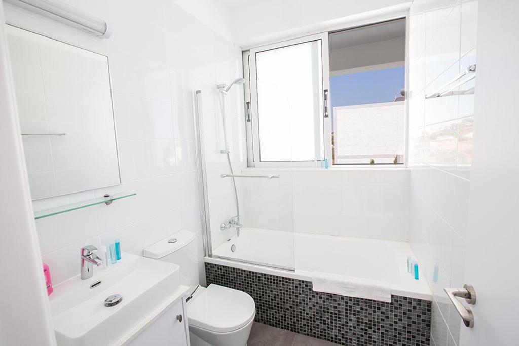 Протарас: Villa Ochosto Eos - Luxury 5 Bedroom Protaras Villa with Private Pool - Close to the Beach