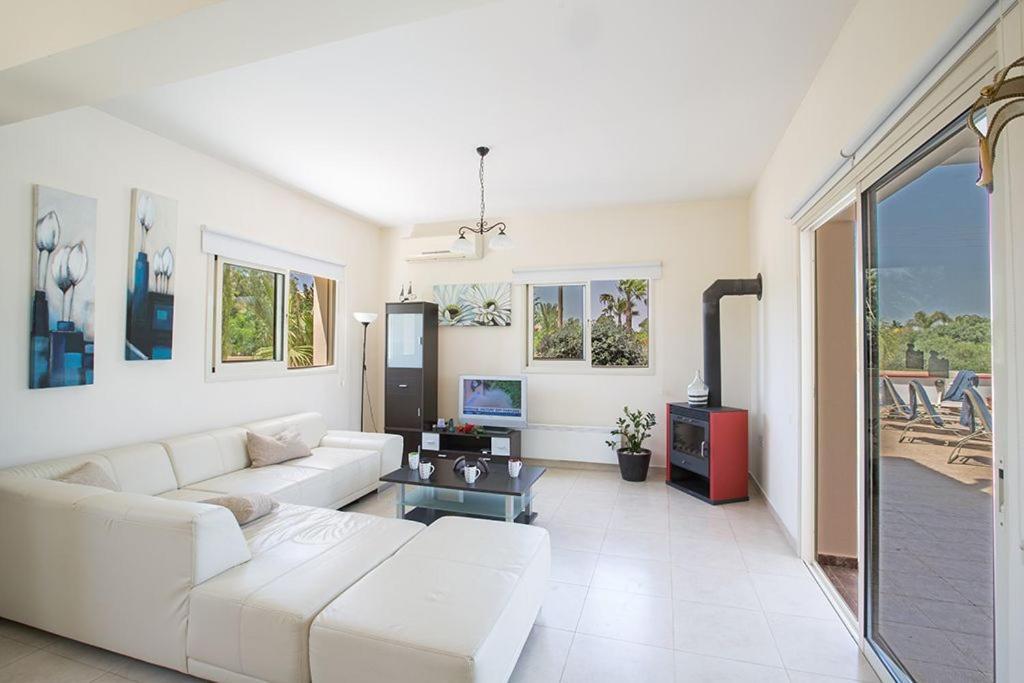 Протарас: Villa Akefalo - Beautiful 3 Bedroom Protaras Villa with Private Pool - Close to Amenities