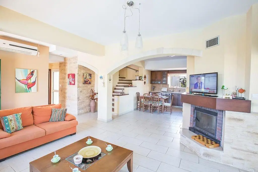 Протарас: Villa Matronas Titan - Stunning 5 Bedroom Protaras Villa with Private Pool - Close to the Beach