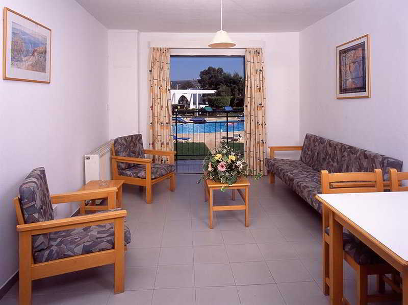 Iphigenia Hotel Apartments — фото 1