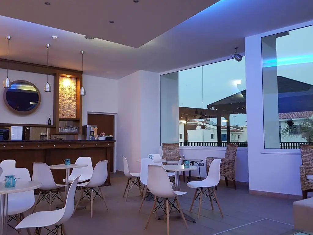 Протарас: Iris Beach Hotel