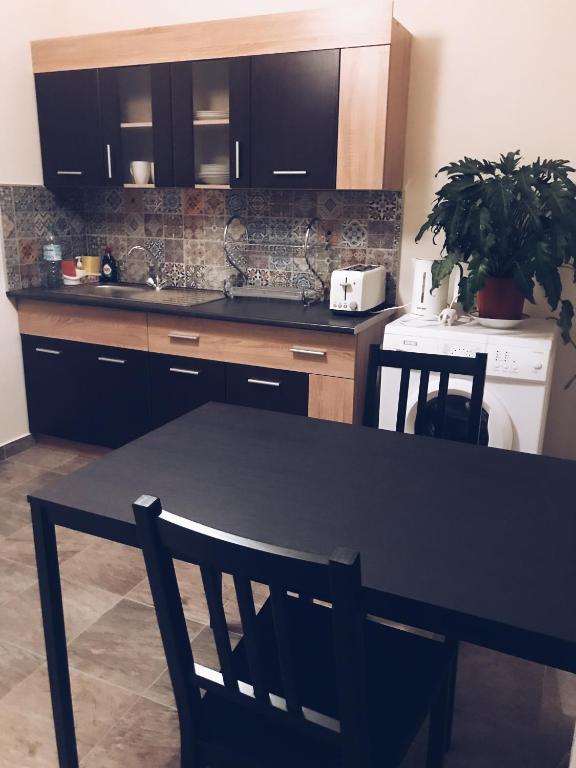 Лимассол: Studio in Heart of Limassol (Adults Only)