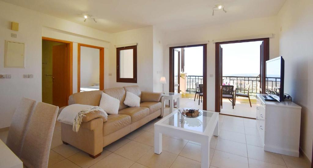 Куклия: 1 bedroom Apartment Pyrgos with beautiful sea and sunset views, Aphrodite Hills Resort