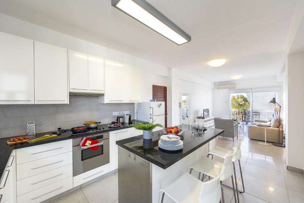 Лимассол: Limassol Olimpia Beach Suite