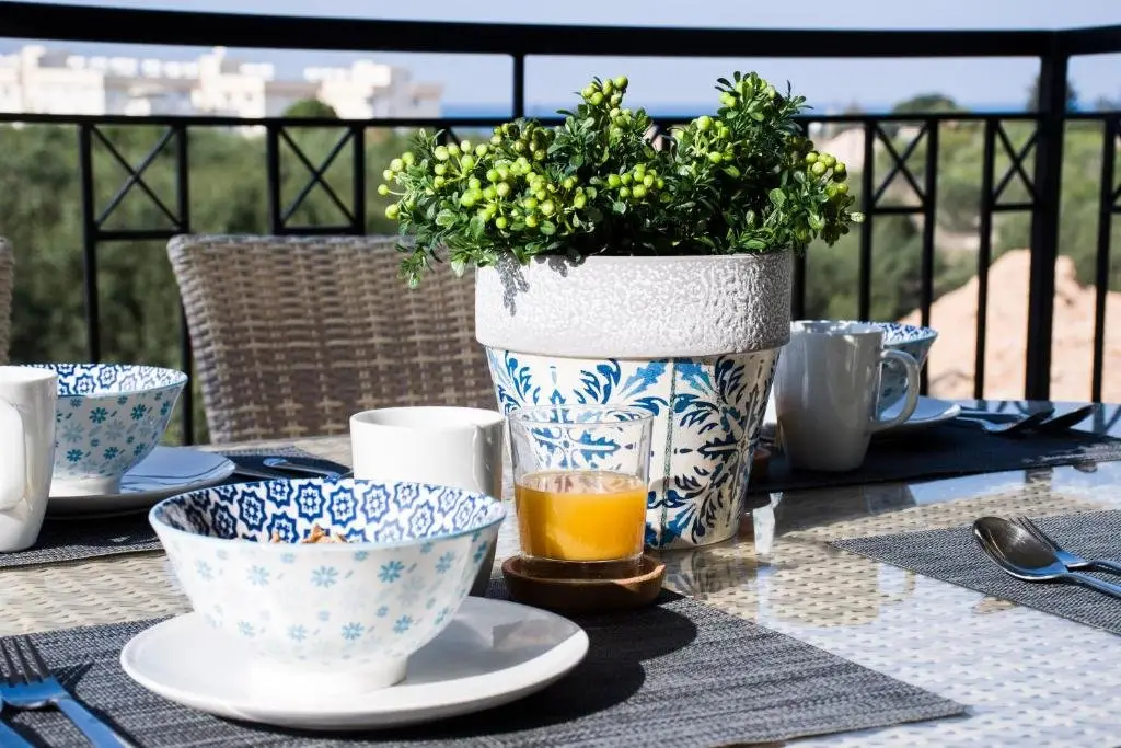 Паралимни: New Beautiful Sea View 2 Bdrm Flat With Pool!
