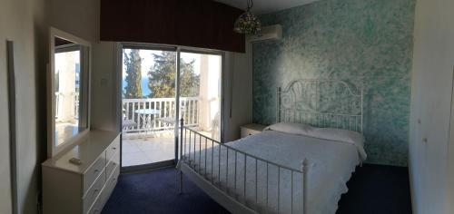 Агиос Тихонас: Spectacular 3 Bed Apartment