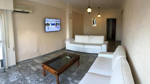 Агиос Тихонас: Spectacular 3 Bed Apartment