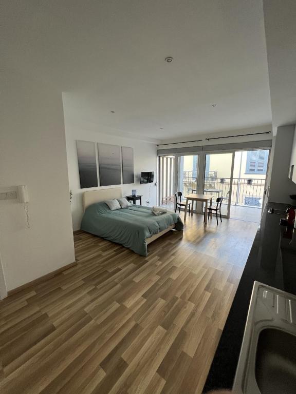 Лимассол: Town Hall Studio City Centre