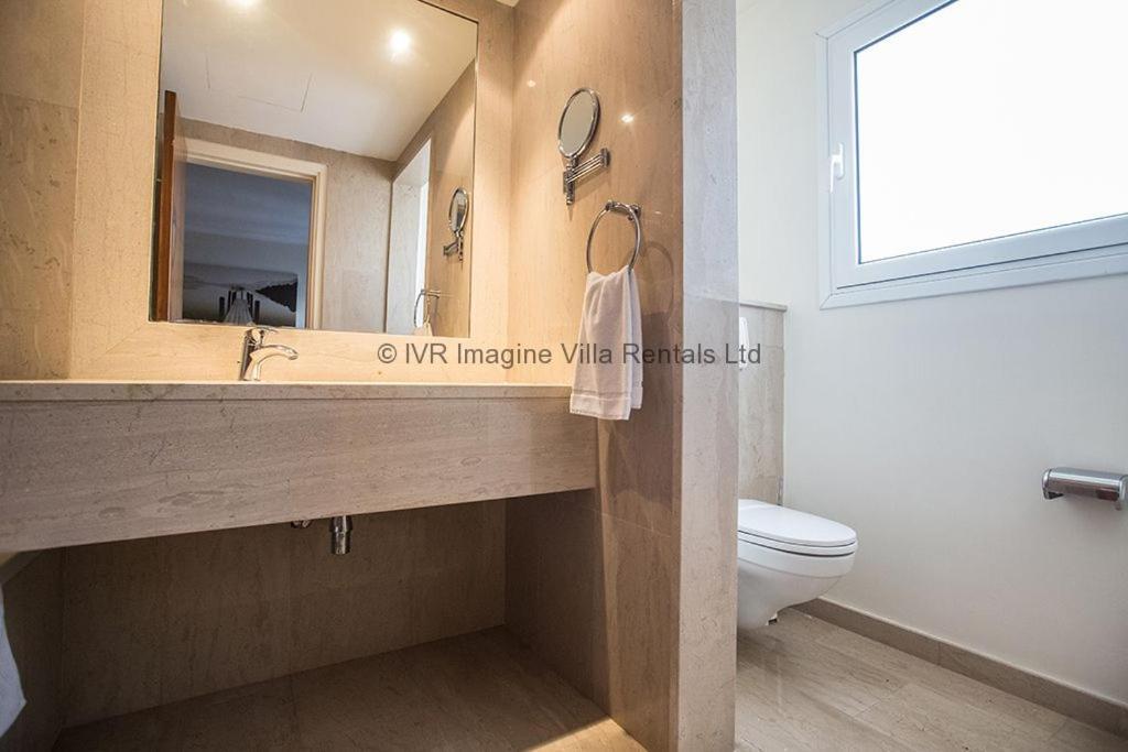 Протарас: Luxury Bay View Villa 20 Right On Τhe Beach