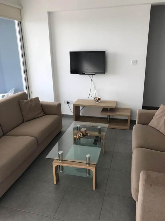 Героскипу: Purple Apple Apartments