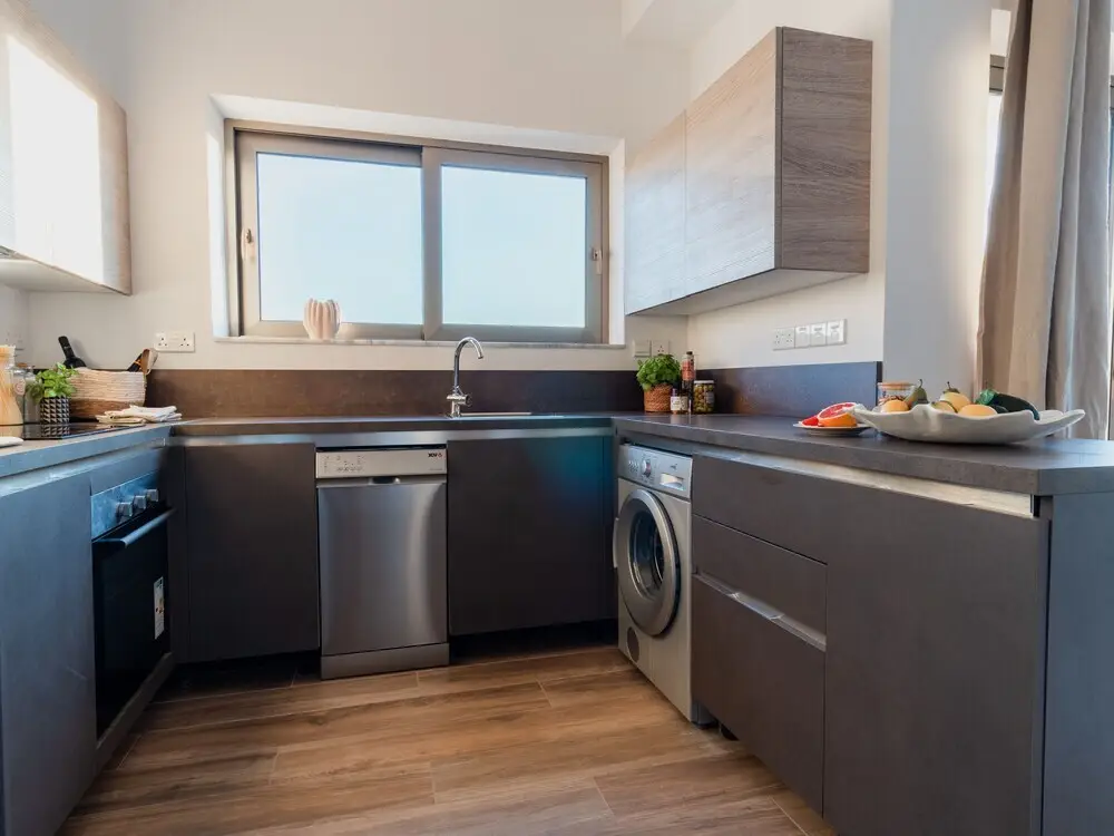 Гермасойя: "sanders Evolution - Nice 3-bdr Apt w/ Shared Pool"