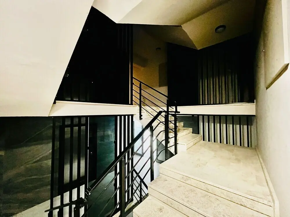 Цери: "A Brand new 1+1 Flat in Kyrenia. It is Central With a Lots of Facilities."