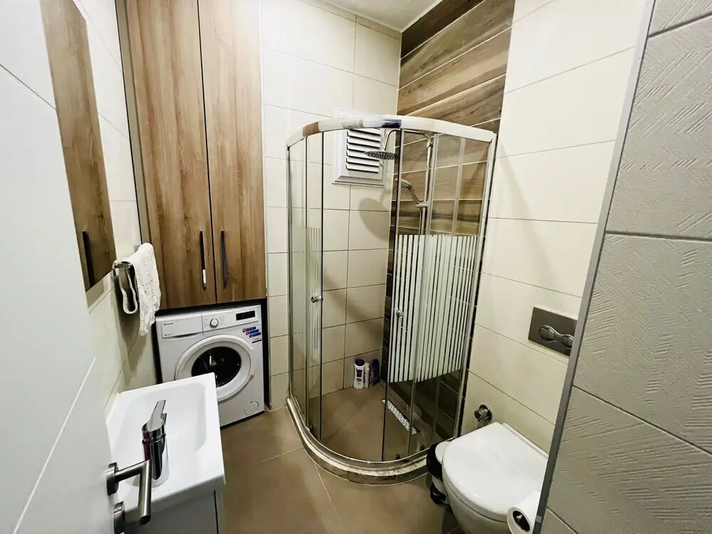 Цери: "A Brand new 1+1 Flat in Kyrenia. It is Central With a Lots of Facilities."