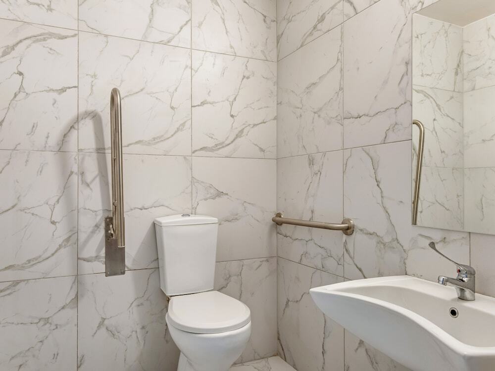 Ларнака: "sanders Crystal - Charming  1-bdr. Apt. w/ Balcony"