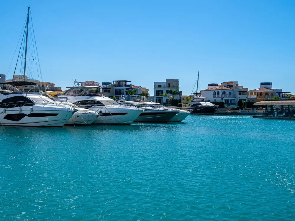 Лимассол: "sanders Crystal 1 - Charming 1-bdr. Apt. With Shared Pool"