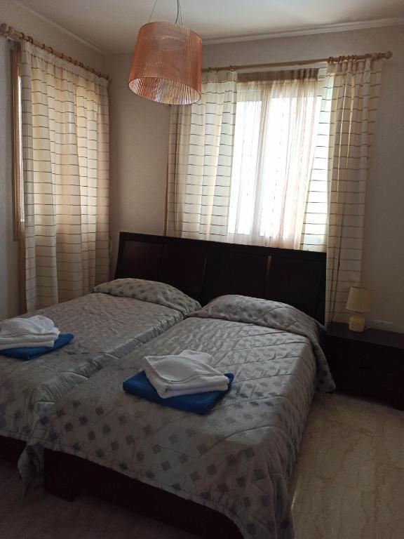 Полис Хрисохус: Villa Serenity - 3 Bedroom Beach Villa with private Swimming Pool