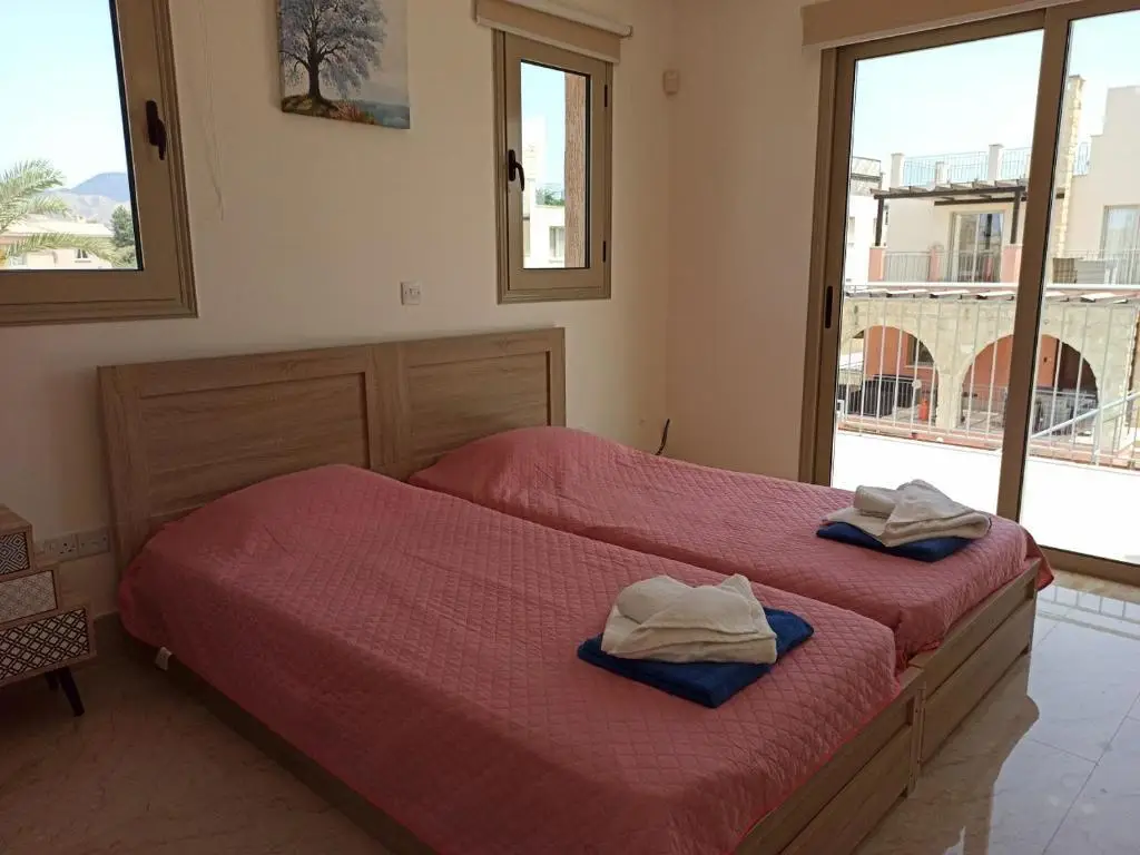 Villa Liberty - 4 Bedroom Beach Villa with private Swimming Pool — фото 1