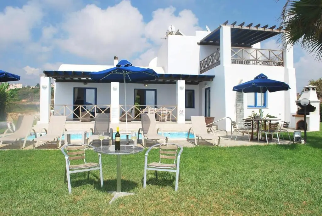 Sea Front Villa With Private Heated Pool, Quiet Area Paphos 322 — фото 1