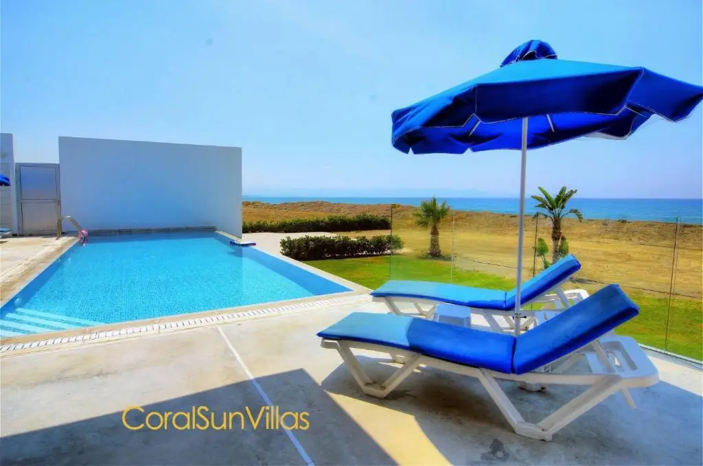 Аргака: Blue - Beach Front Spectacular Villa Sleeps 10