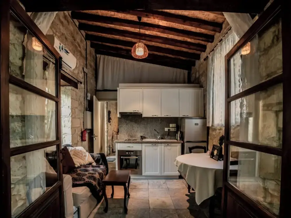 Какопетрия: Sanders Arsorama - Cute 1-bdr Apt w/ Shared Patio
