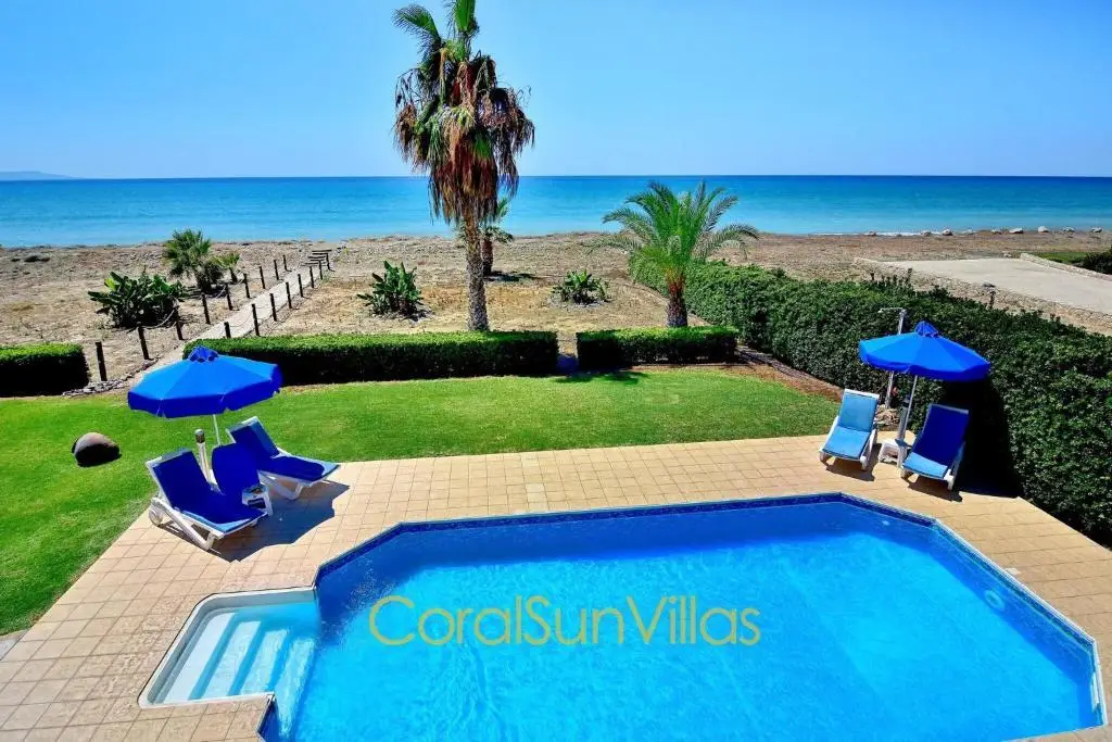Аргака: Nature - Direct To Sandy Beach, Impressive Villa, Quiet Area
