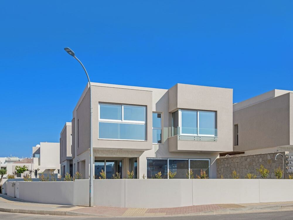 Sanders Mythical Blue - Nice 4 bdr Villa With Pool — фото 1