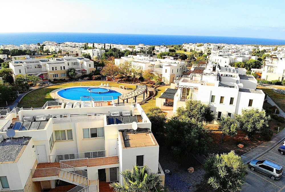 Flat w Shared Pool and Balcony in Kyrenia — фото 1