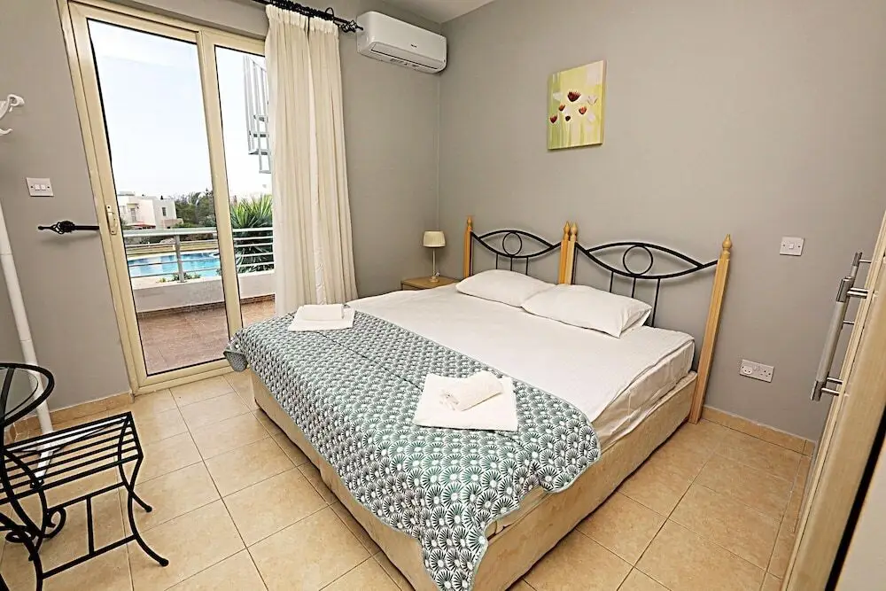 Теркедилмис: Flat w Shared Pool and Balcony in Kyrenia