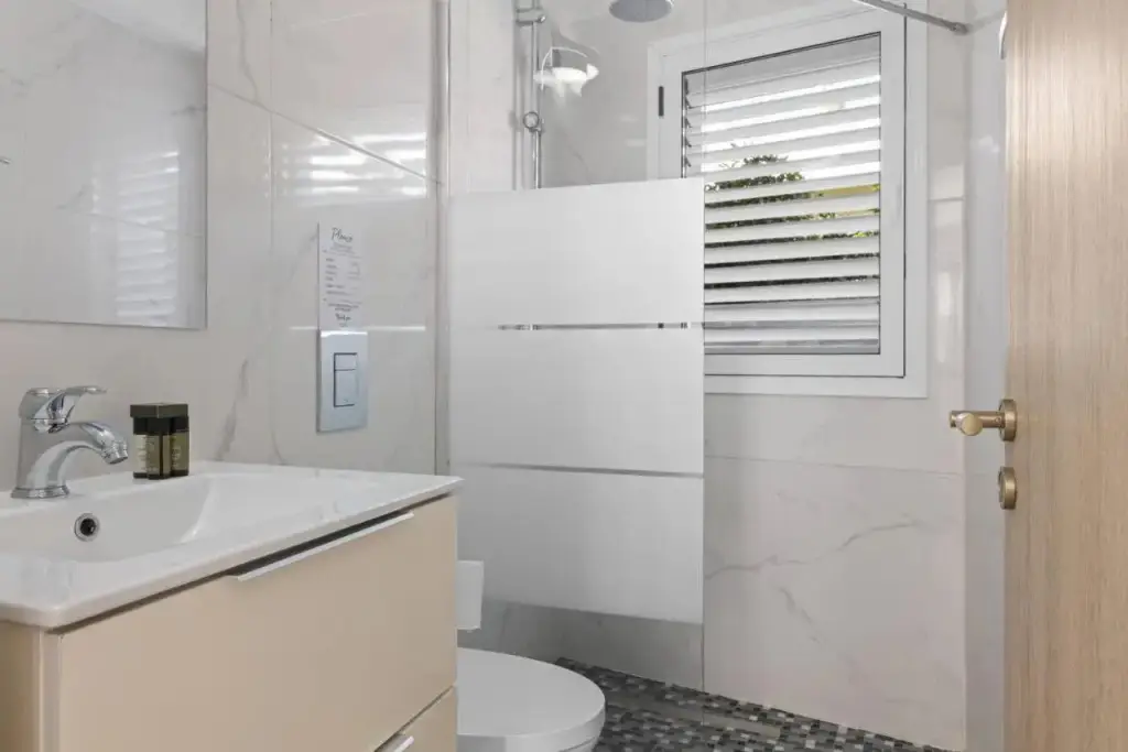 Пафос: Phaedrus Living: Alkminis Seaside Suites Sand