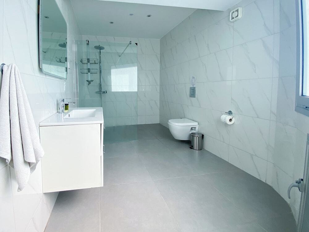 Никосия: Phaedrus Living Plateia Suite Grigio