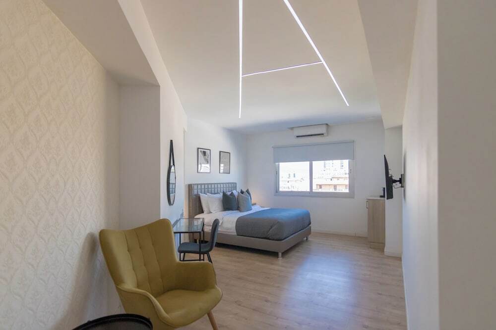 Никосия: Phaedrus Living Plateia Suite Grigio