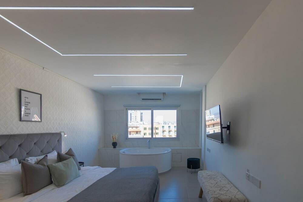 Никосия: Phaedrus Living Plateia Suite Verde
