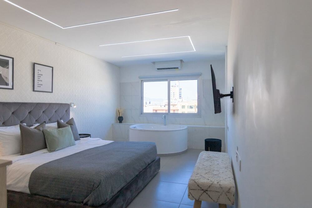 Никосия: Phaedrus Living Plateia Suite Verde