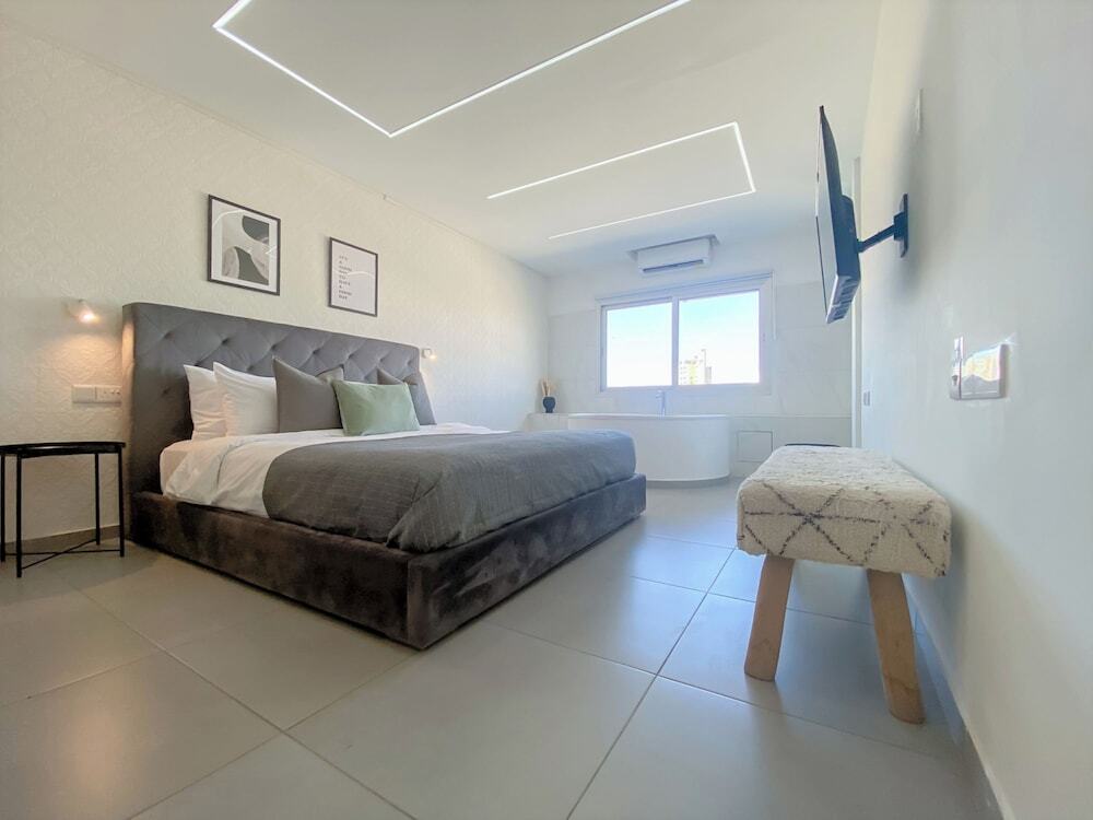 Никосия: Phaedrus Living Plateia Suite Verde
