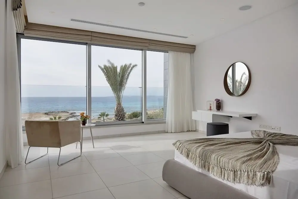 Айя-Напа: Elegance Beachfront Elite Villa
