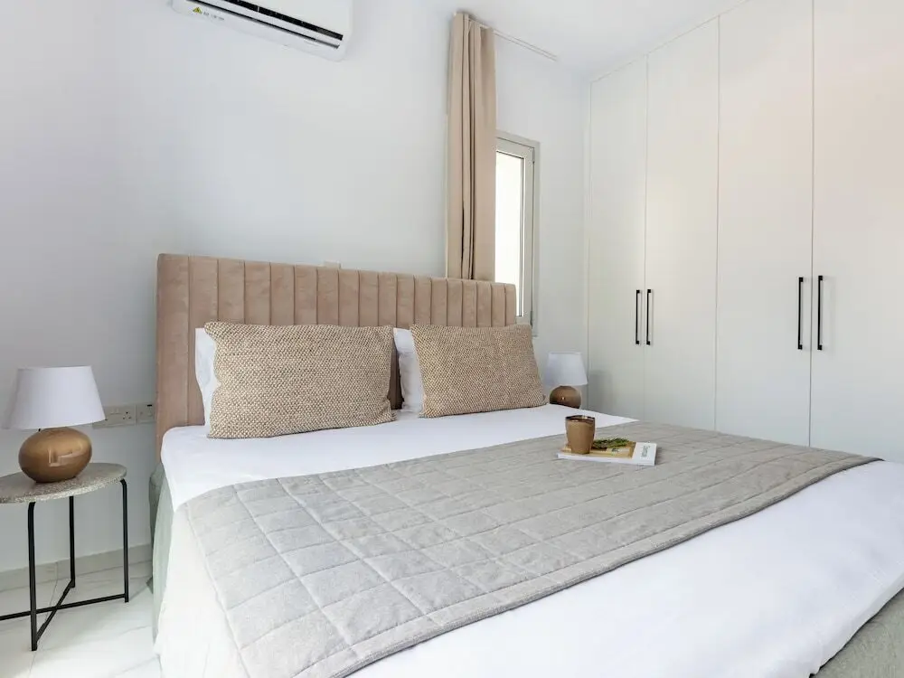 Лимассол: Sanders Cruise - Spacious 2-bdr Apt With Balcony