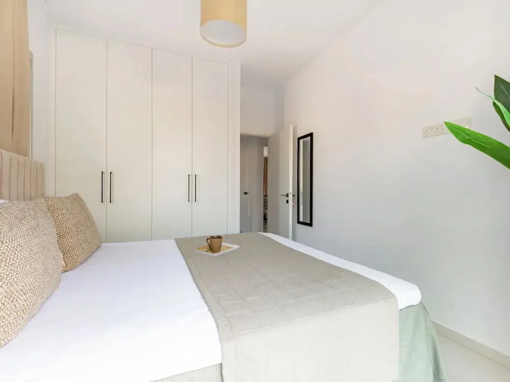 Лимассол: Sanders Cruise - Modern 2-bdr Apt With Balcony