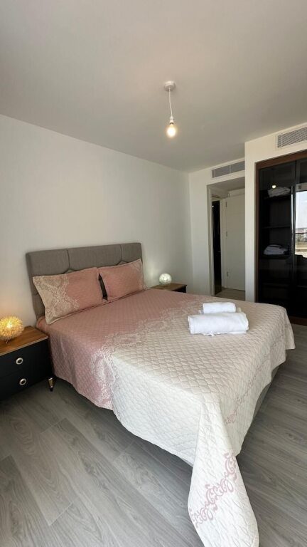 Трикомо (Искеле): 9 Grand Sapphire 2 Bed 2 Bath Pool Beach