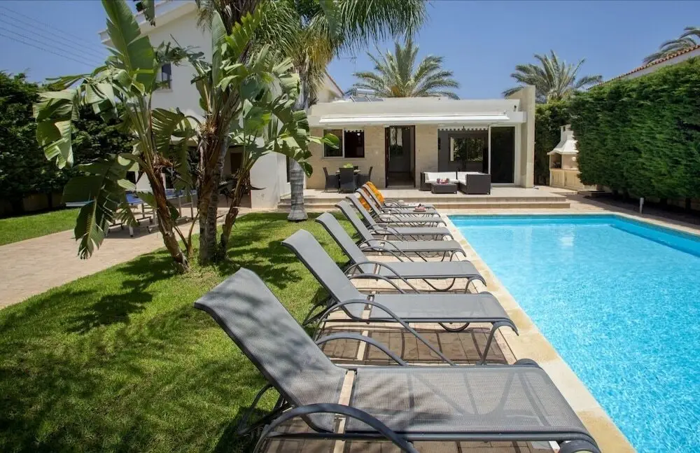 Soothing Sunset Villa, 200m to the Beach — фото 1