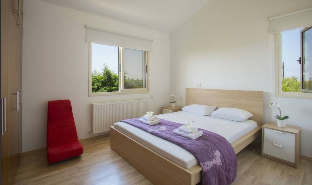 Перволия: Soothing Sunset Villa, 200m to the Beach