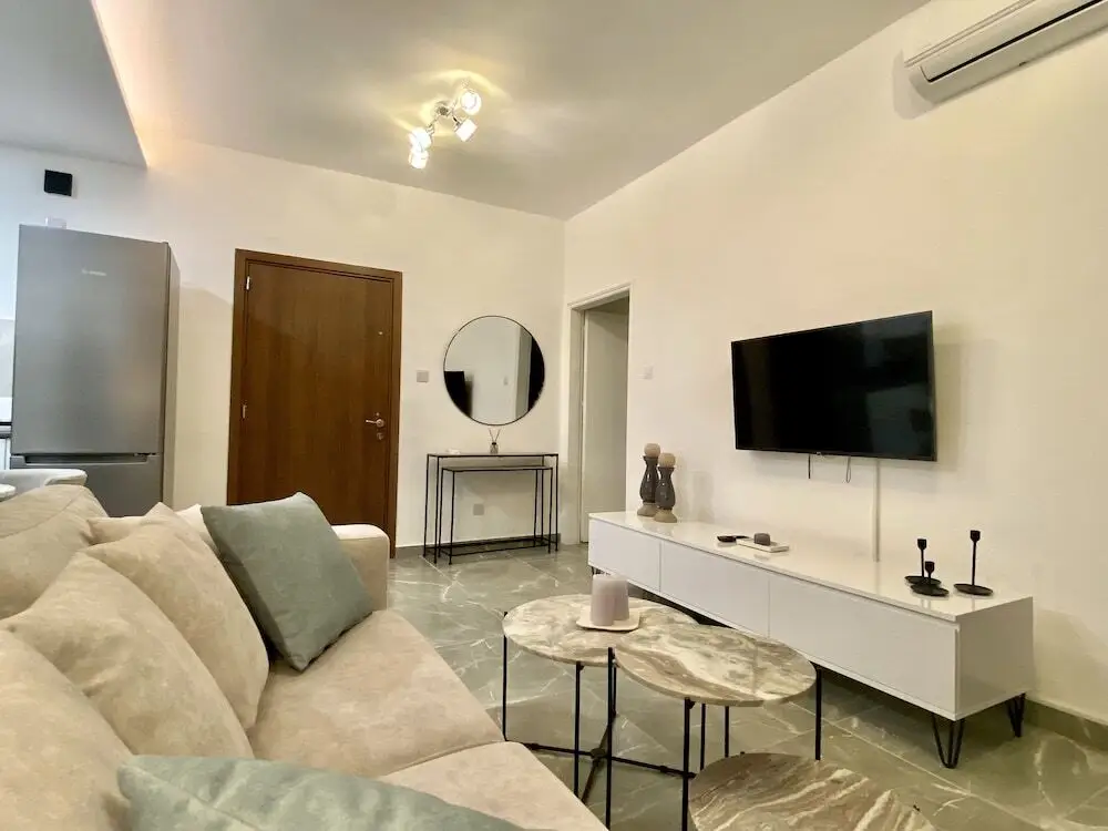 Агиос Тихонас: White Arches No.2 Sea View Apartment