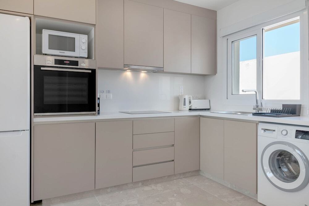 Пафос: Phaedrus Living: Seaview Luxury Flat Limnaria 150