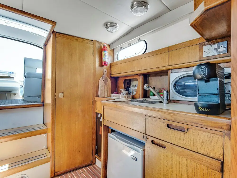 Лимассол: Boat Glafkos - Charming 2 bdr Boat