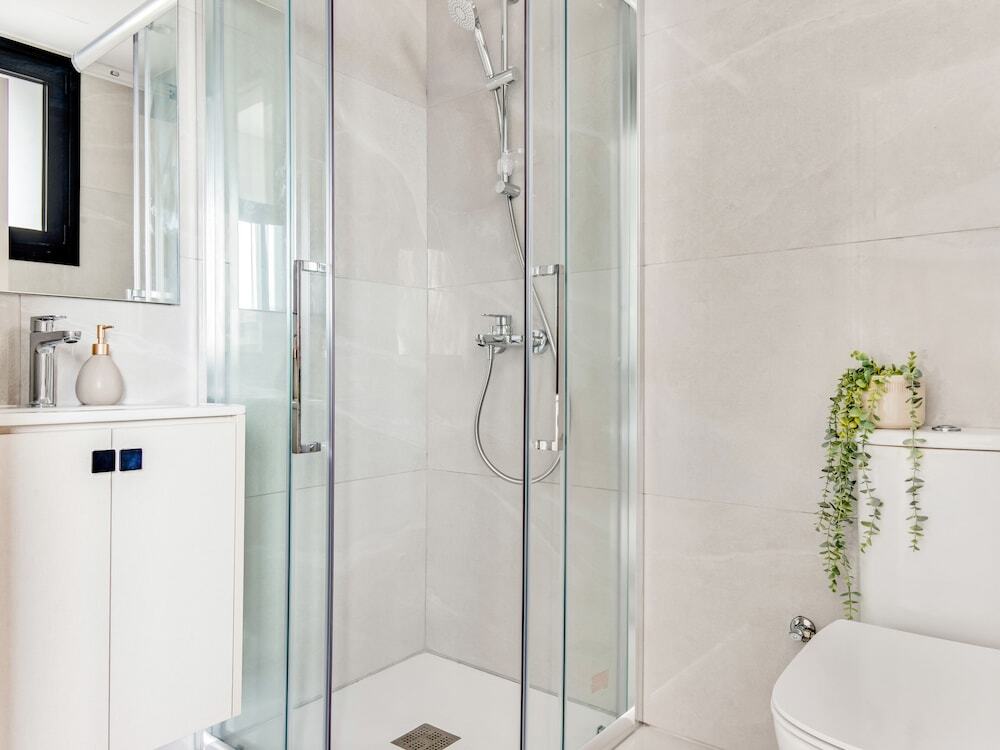 Лимассол: Sanders Premier - Nice 2 bdr apt With Balcony