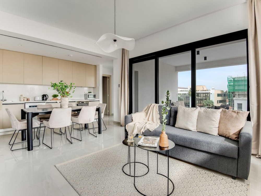 Лимассол: Sanders Premier - Nice 2 bdr apt With Balcony